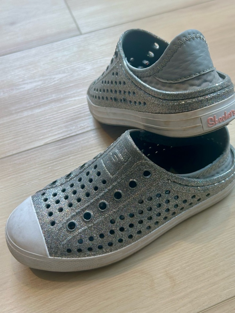 Skechers silver Foamies - Picture 2 of 3